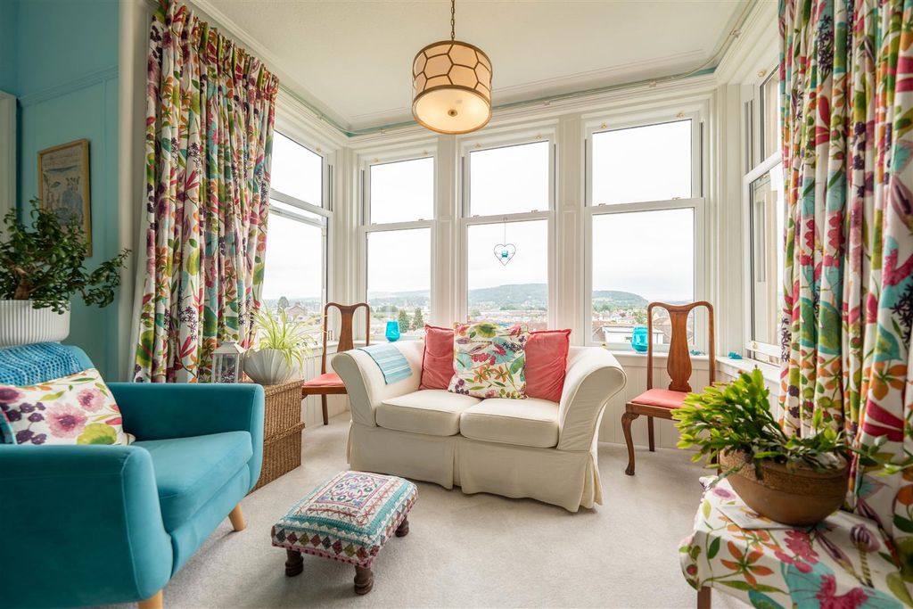 Additional image 9 of 4 bed flat for saleGlasgow Road, Perth PH2