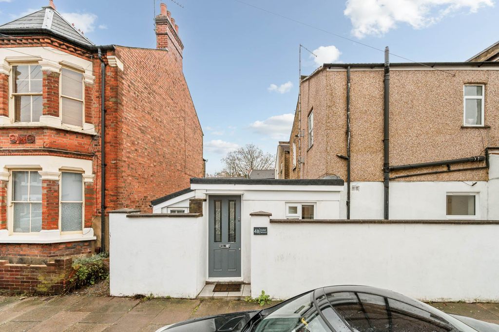 Property photo 2 of 9