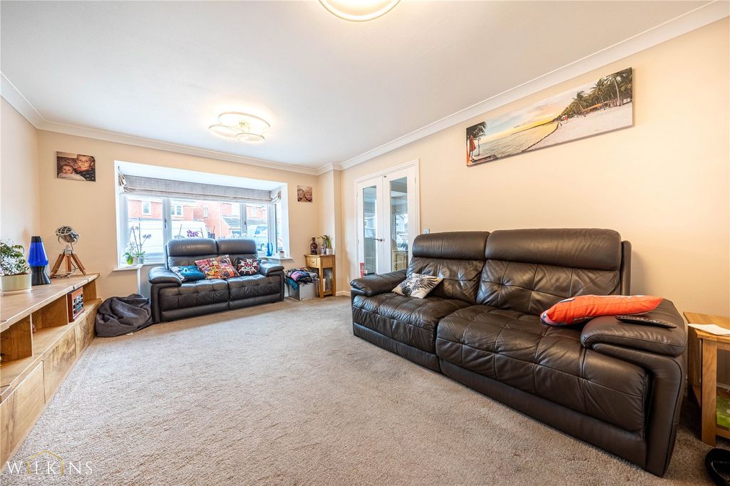 Property photo 3 of 37 Picture No. 18