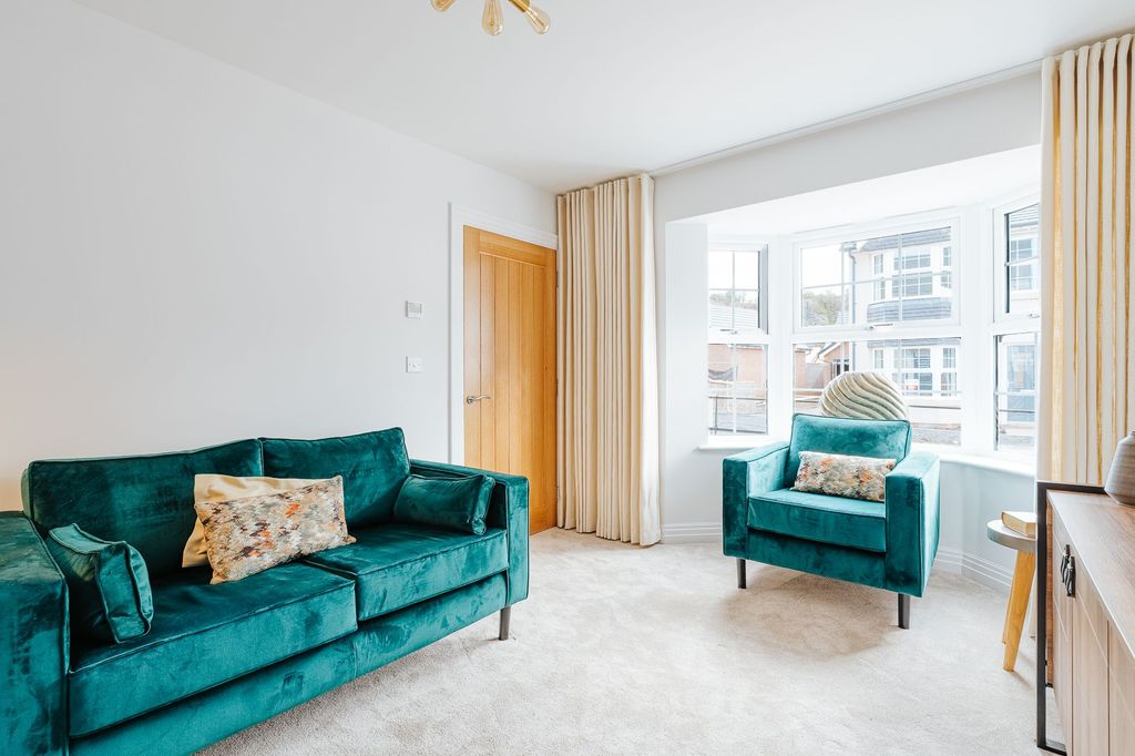 Property photo 3 of 13 Living Room