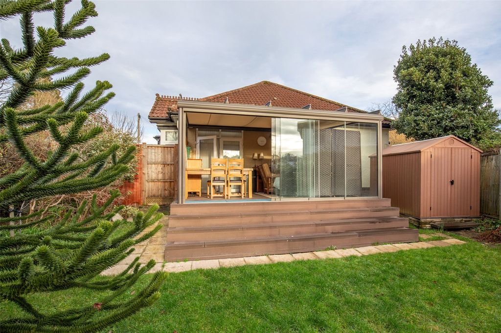 Property photo 2 of 21 Picture No. 27