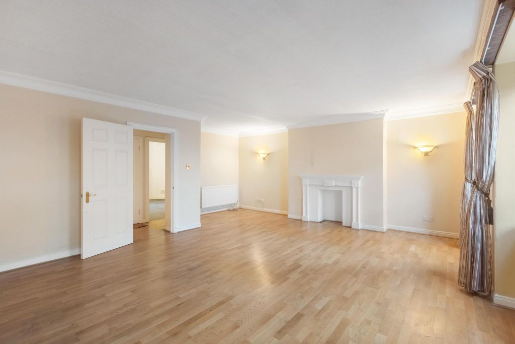 Property photo 3 of 17 Image