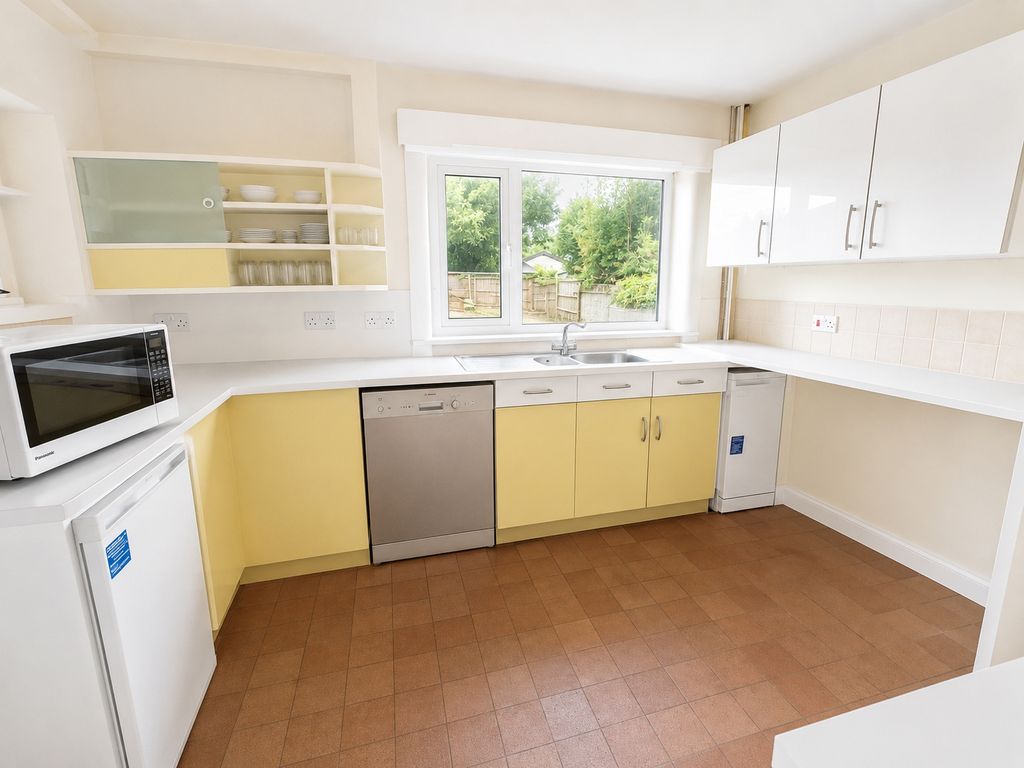 Property photo 2 of 14 Kitchen