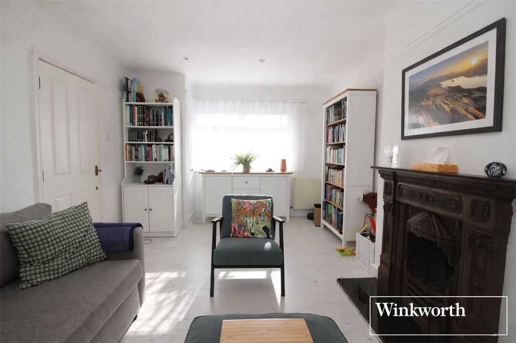 Property photo 2 of 15 Picture No. 17