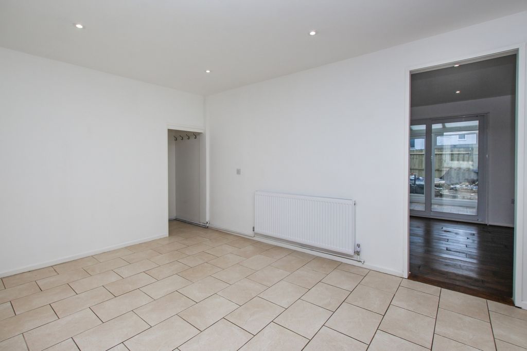 Property photo 3 of 9 Img_4292