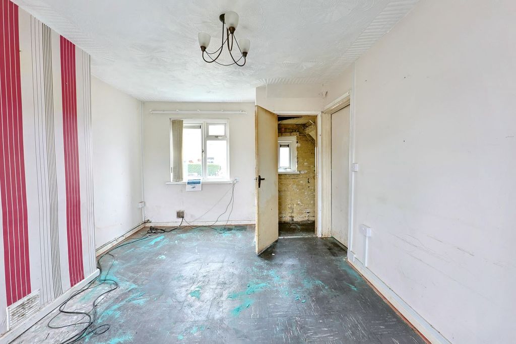 Property photo 3 of 12