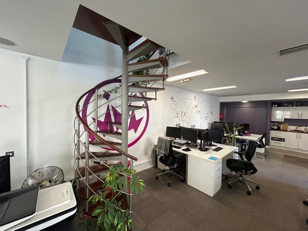 Property photo 3 of 6 Photo 5