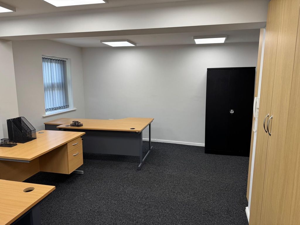 Property photo 3 of 9 Unit 4