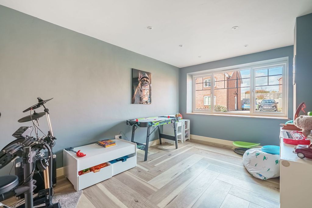 Property photo 2 of 20