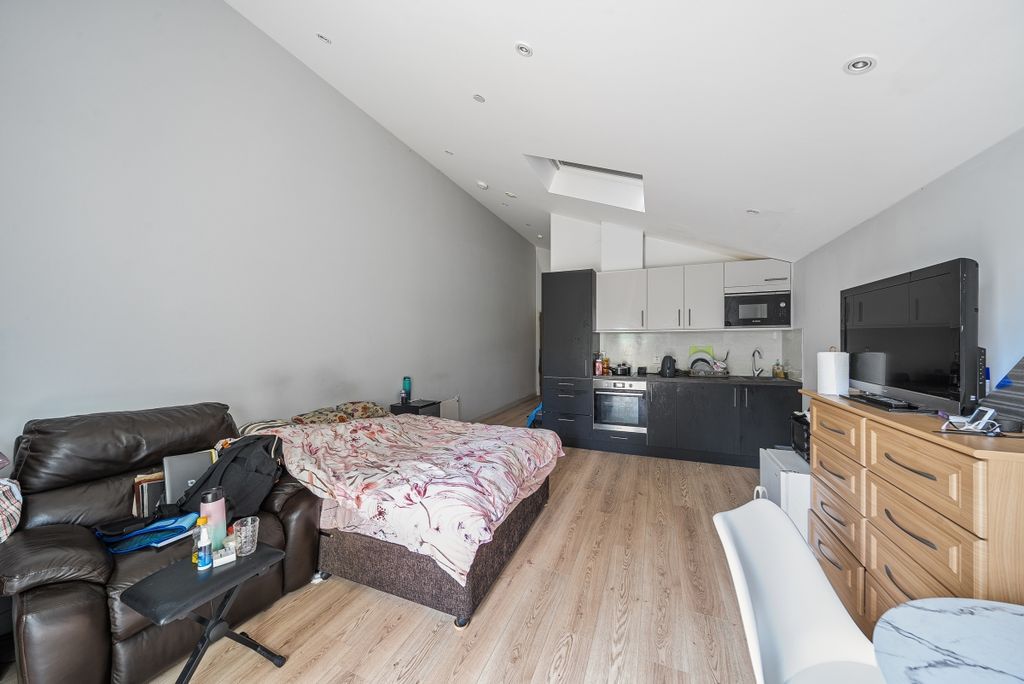 Property photo 2 of 8 1132979 (2)