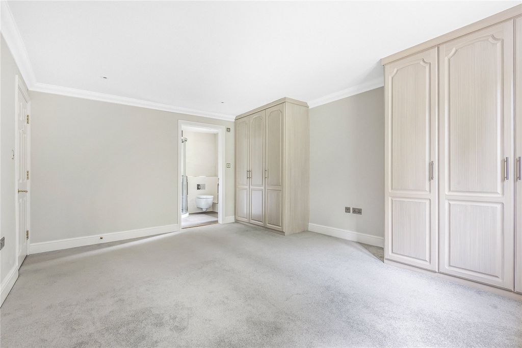 Additional image 5 of 3 bed flat for saleSt. Botolphs Court, St. Botolphs Road, Sevenoaks, Kent TN13