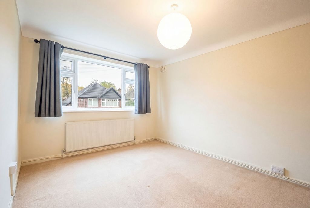 Property photo 2 of 5 Living Room