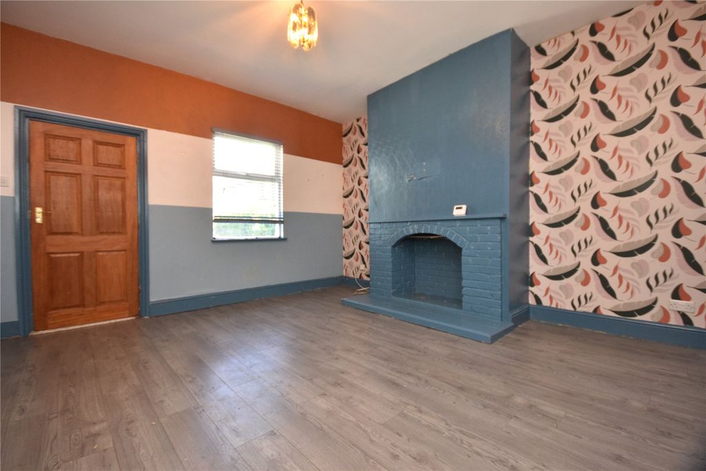 Property photo 2 of 9 Picture No. 27