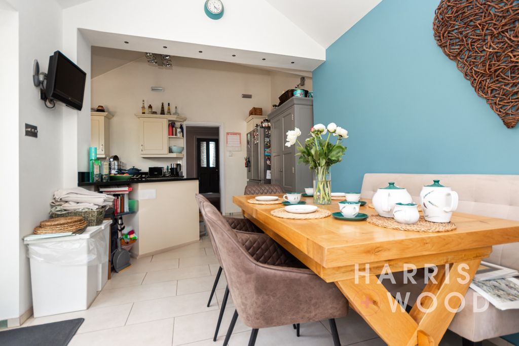 Property photo 2 of 24 4193573