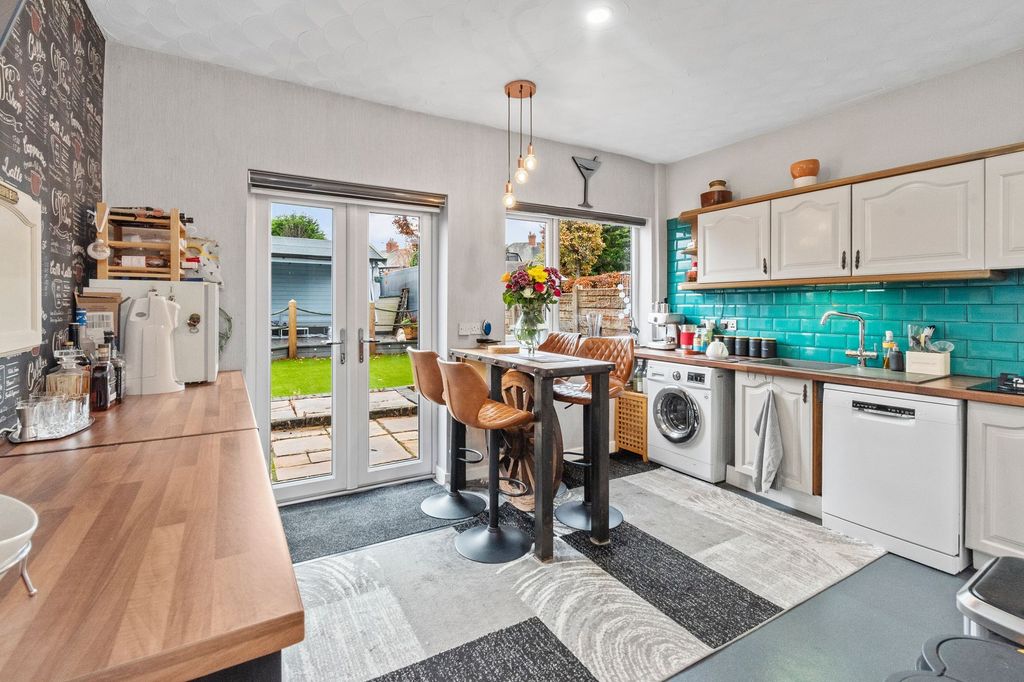 Property photo 3 of 39