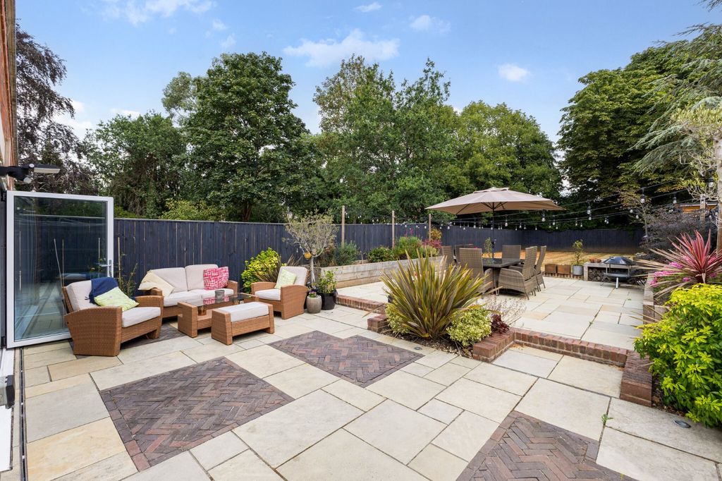 Property photo 2 of 15 Garden