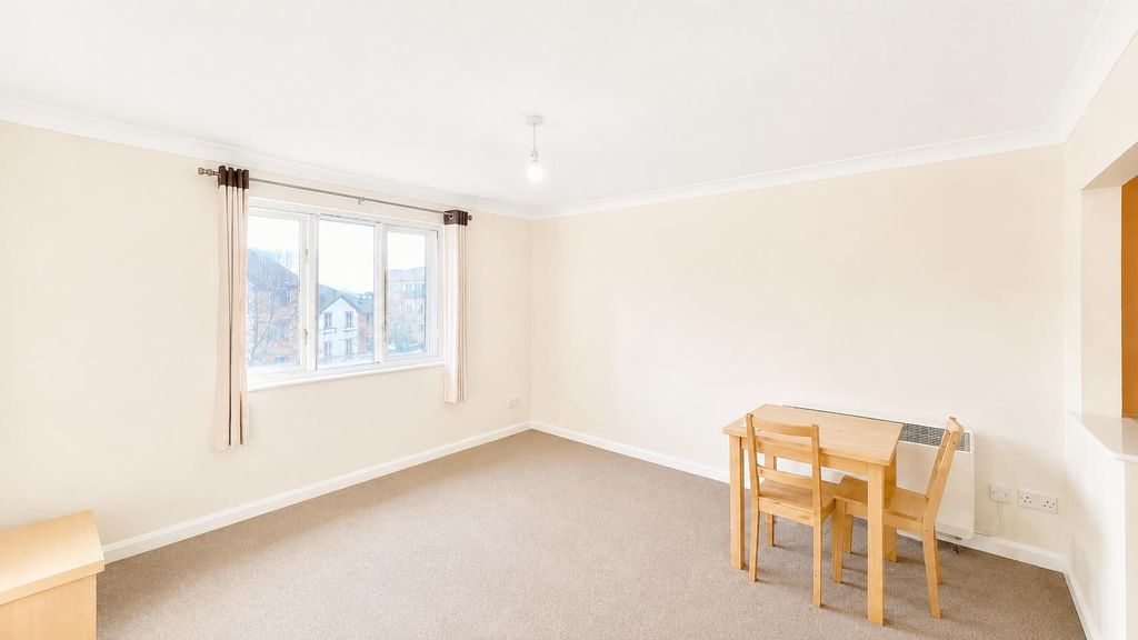 Property photo 2 of 6 Reception Room