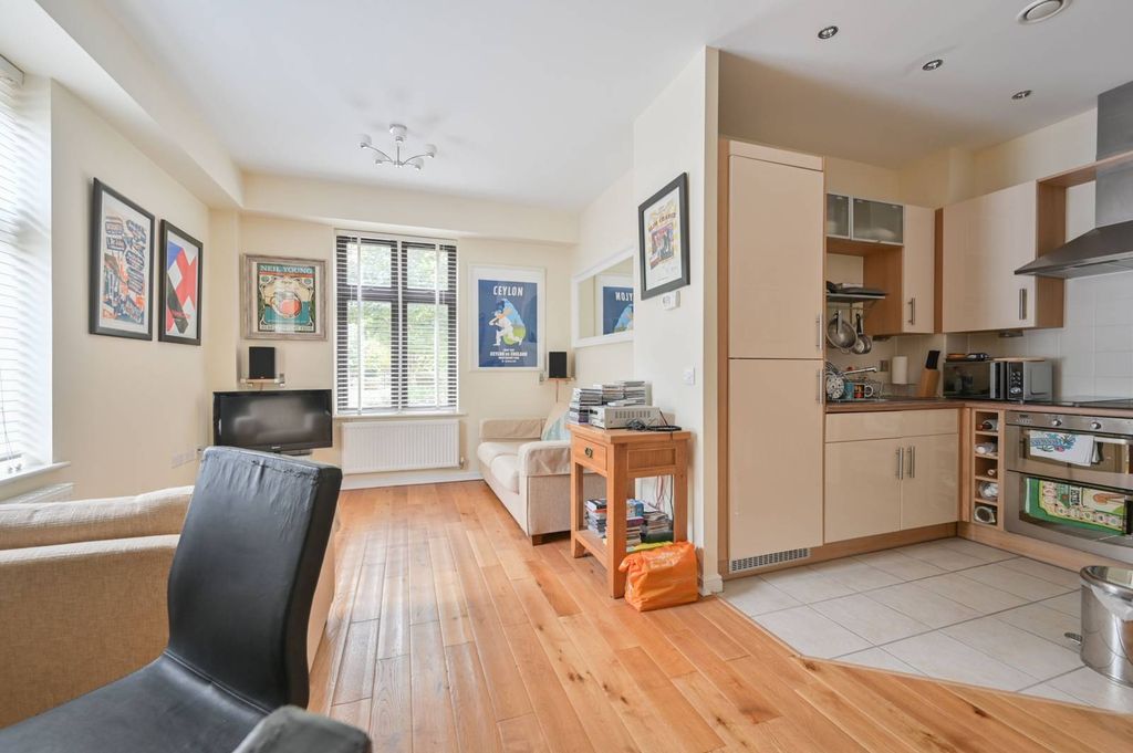 Property photo 3 of 7