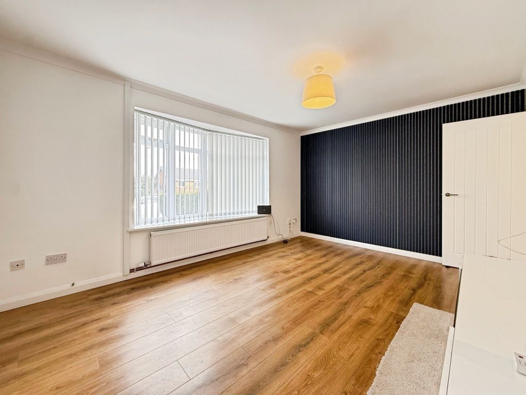 Property photo 3 of 25 4956215