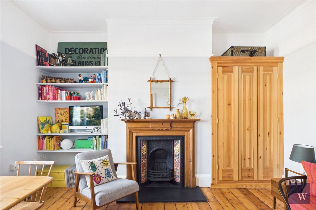 Property photo 2 of 21 Picture No. 12