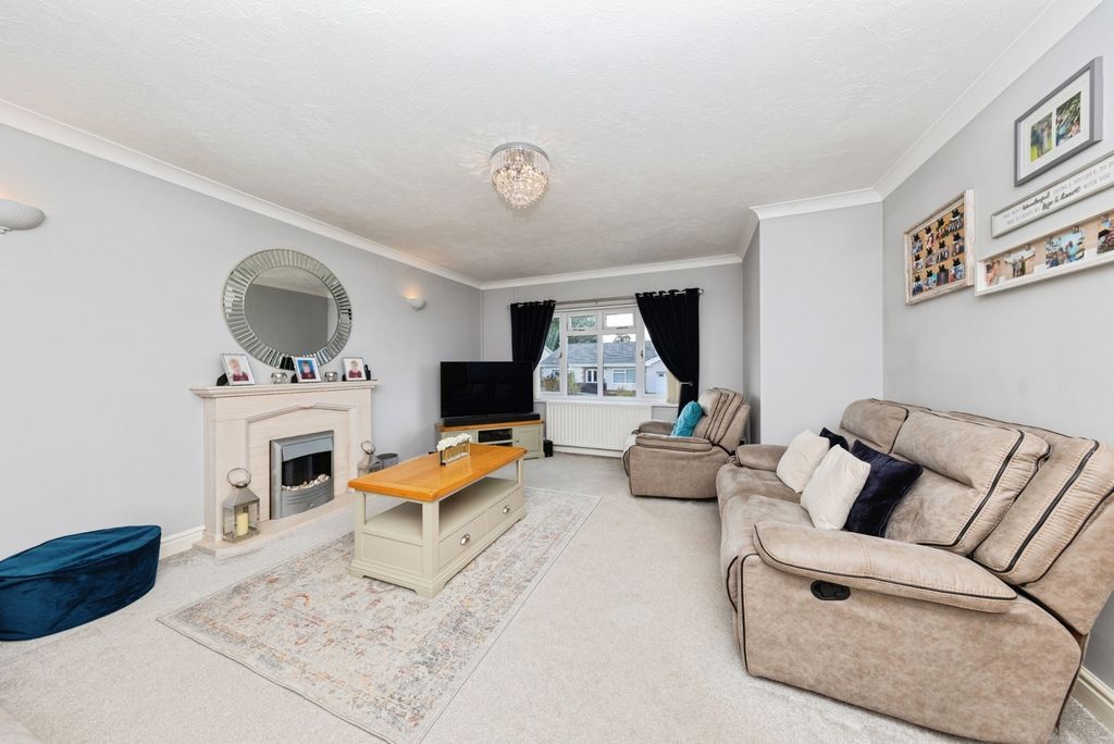 Property photo 2 of 25 Pbox-Img.Jpg