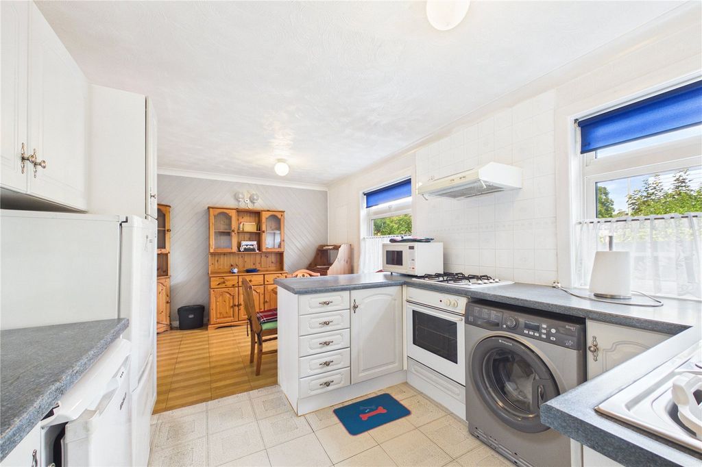Property photo 3 of 20 Kitchen