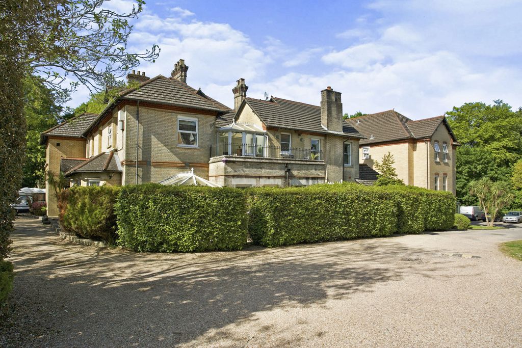 Property photo 1 of 15 Photography