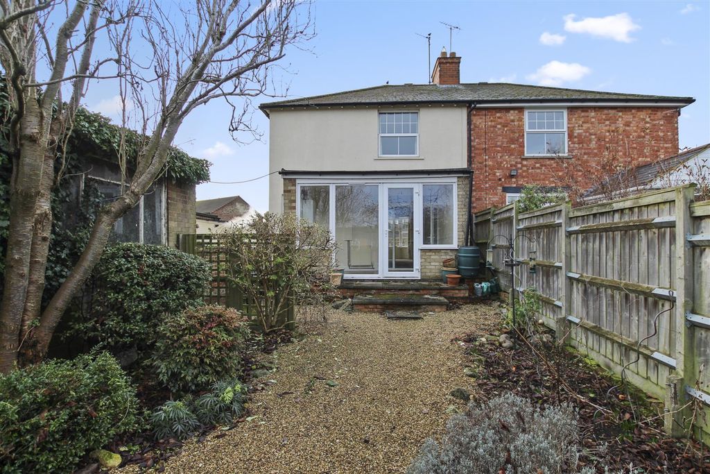 Property photo 2 of 27 Garden