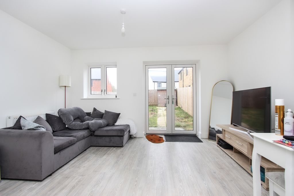 Property photo 2 of 10 Lounge Area