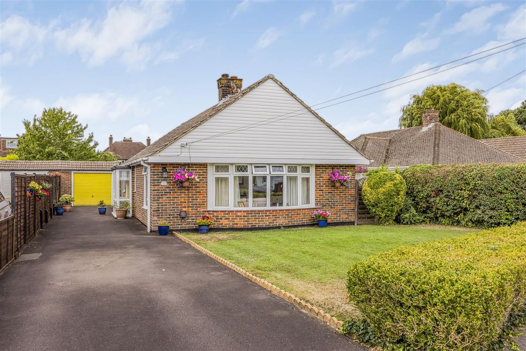 Property photo 3 of 17 32 Maybush Drive, Emsworth-Porticomarketing-Nexa-3
