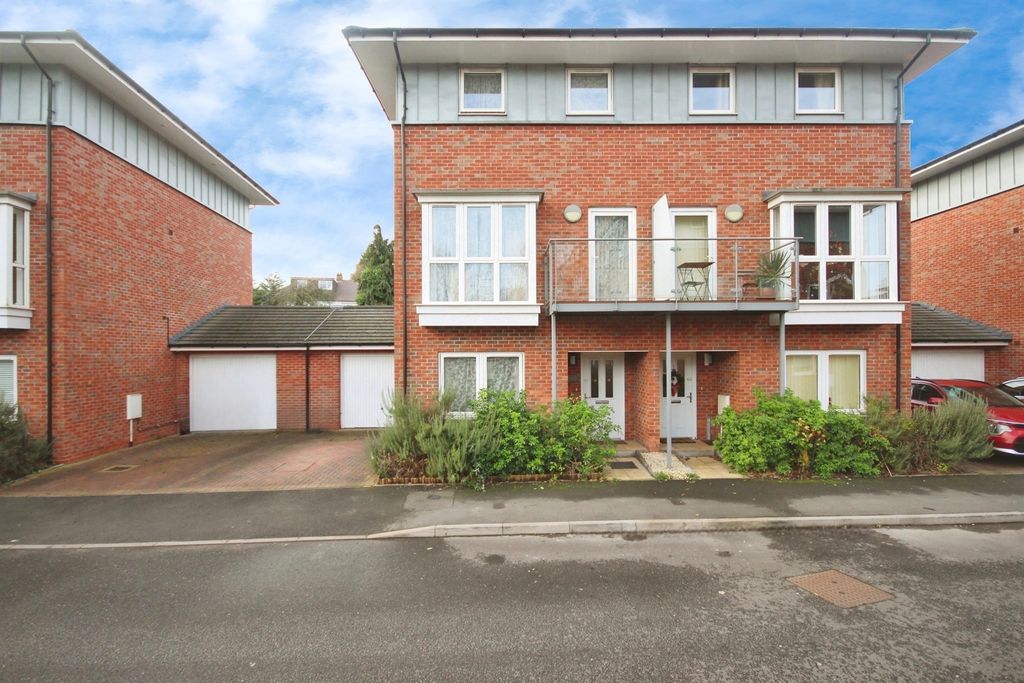 Property photo 1 of 20