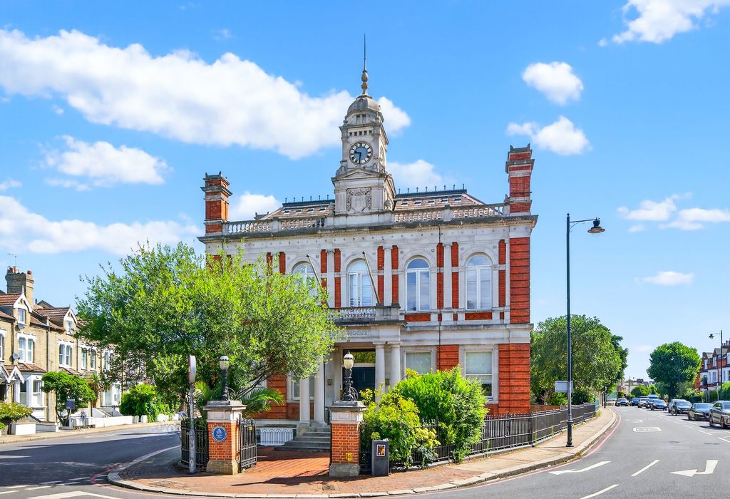 Property photo 1 of 20