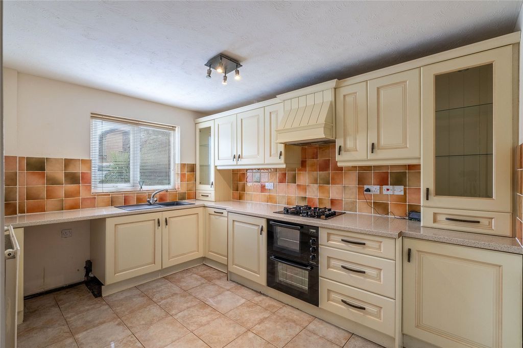 Property photo 2 of 37 Picture No. 33