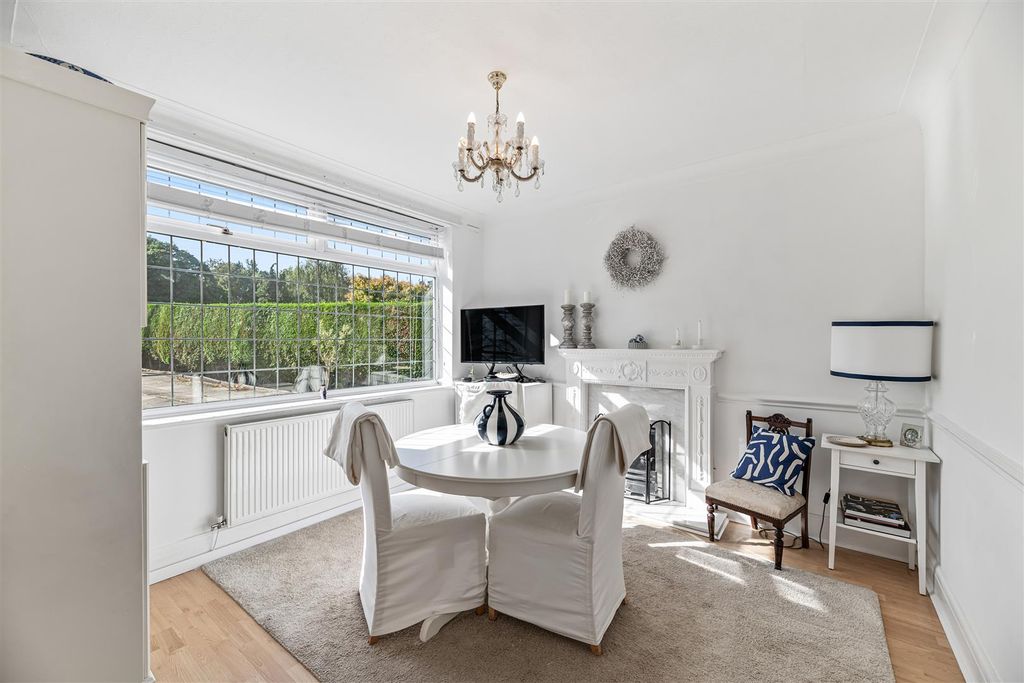 Property photo 3 of 23 Dining Room