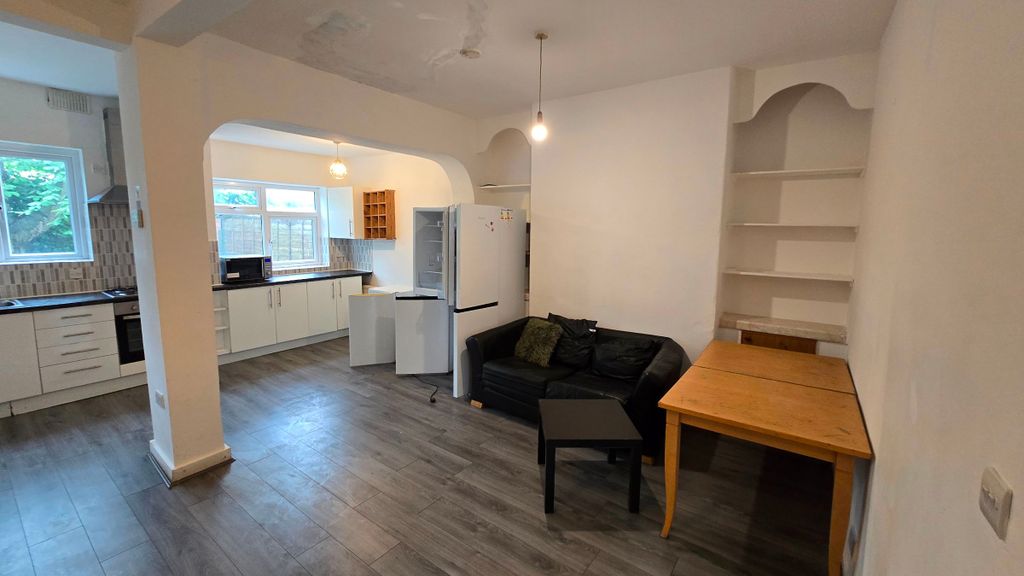 Property photo 3 of 50