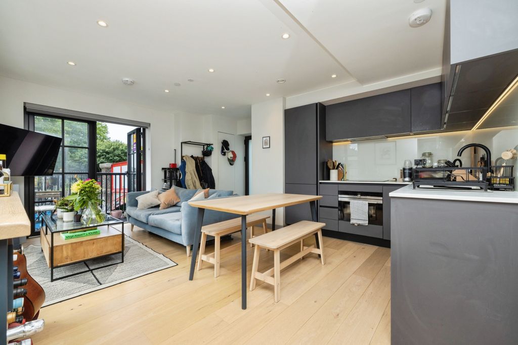 Property photo 3 of 17