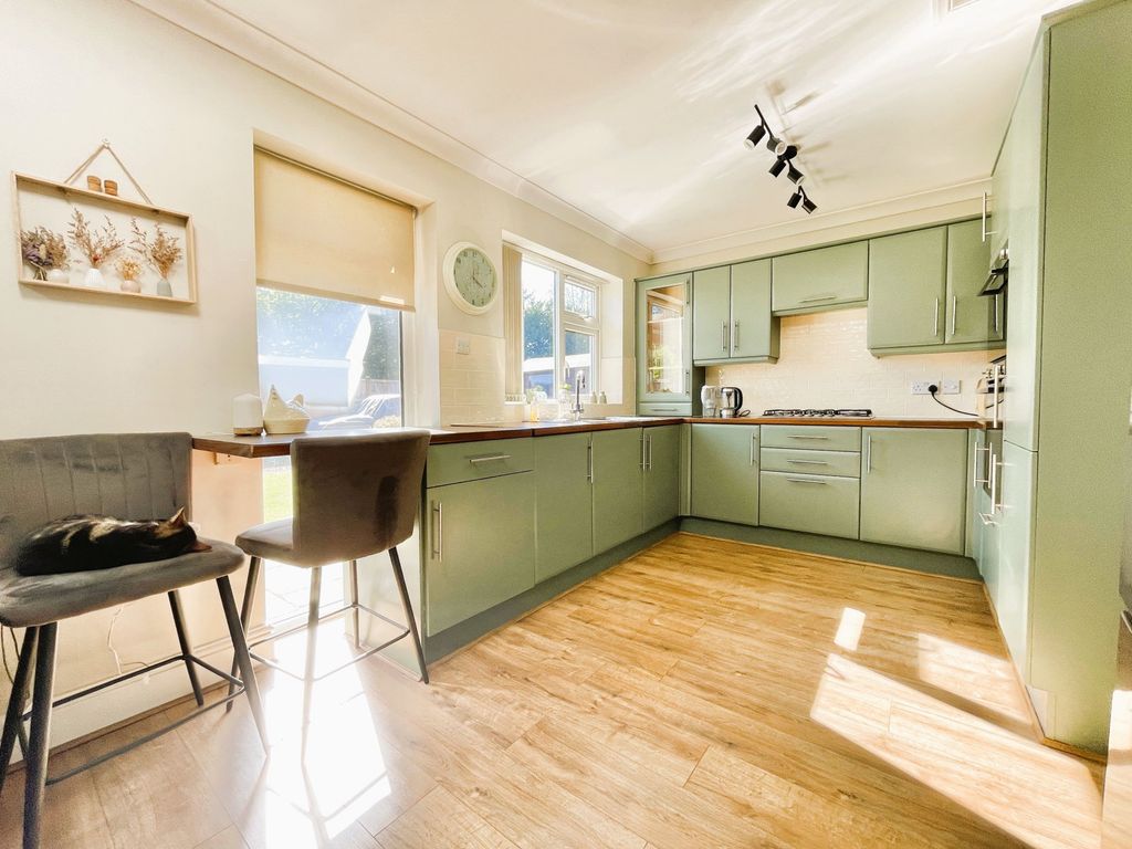 Property photo 3 of 47