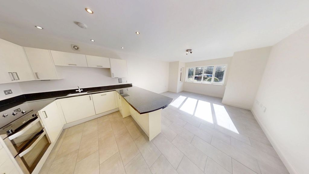 Property photo 3 of 25