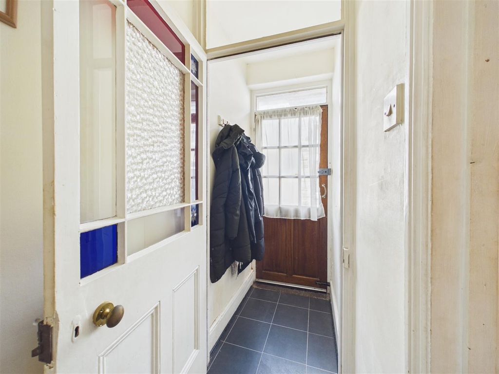 Property photo 2 of 16 Entrance Vestibule