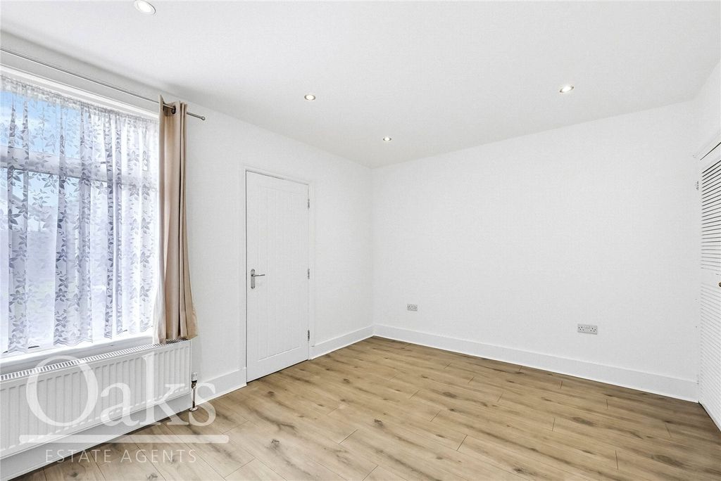 Property photo 3 of 12 Picture No. 10