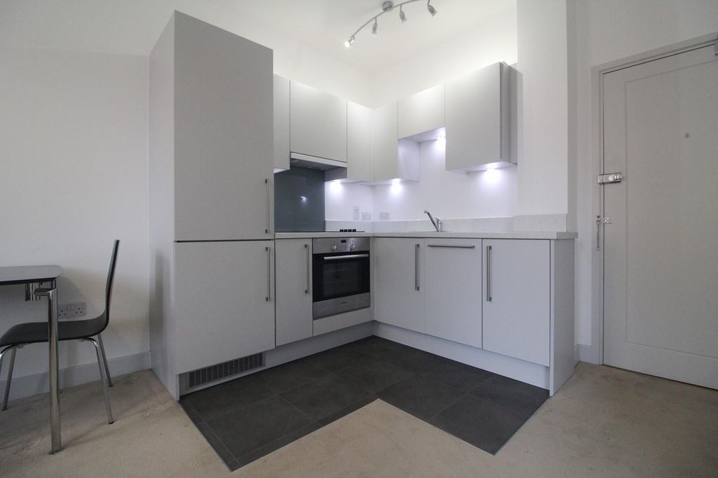 Property photo 3 of 5 Kitchen