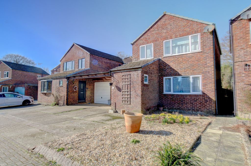 Property photo 1 of 12 Front