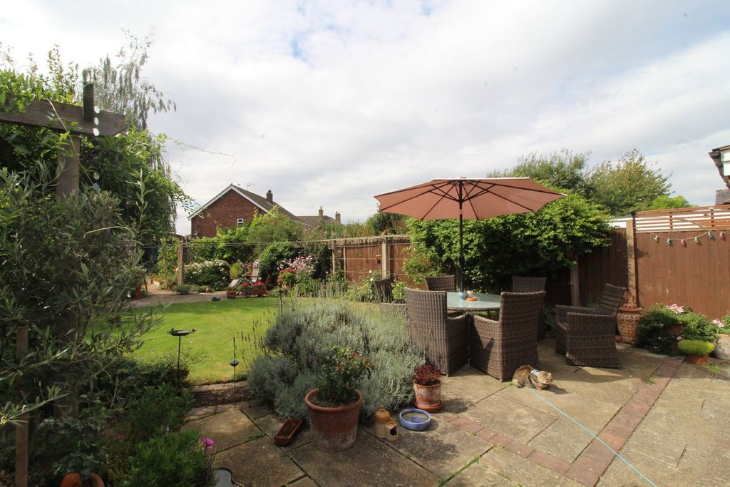 Property photo 2 of 21