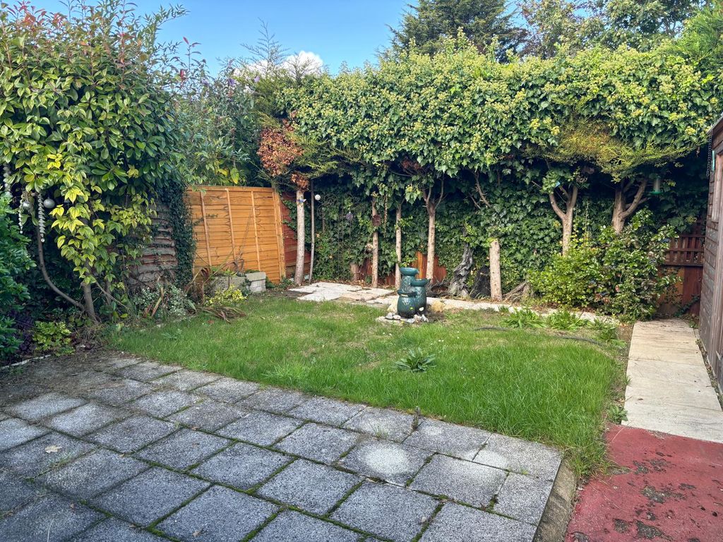Property photo 3 of 9 Front