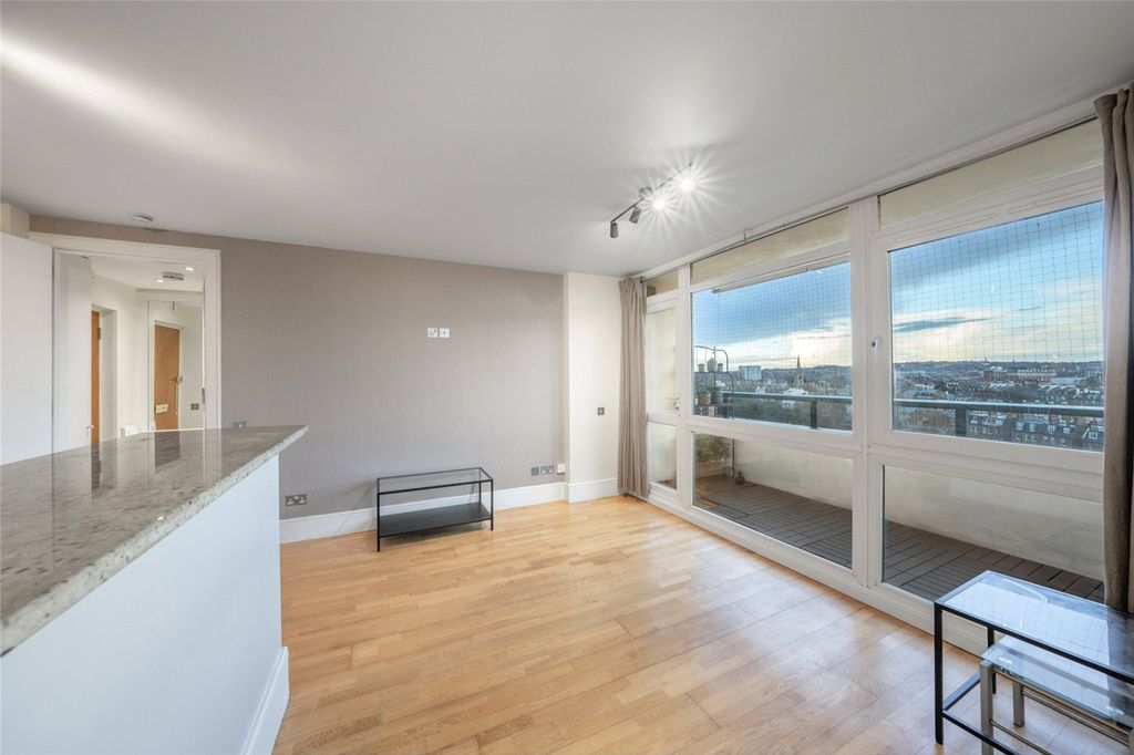 Property photo 3 of 12 Picture No. 04