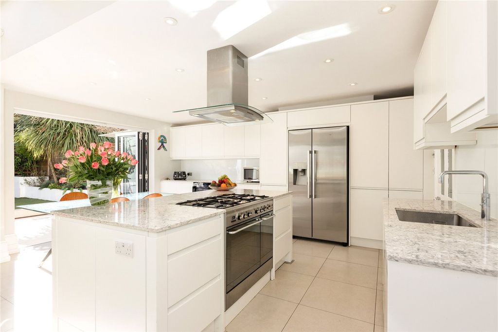 Property photo 3 of 11 Picture No. 05