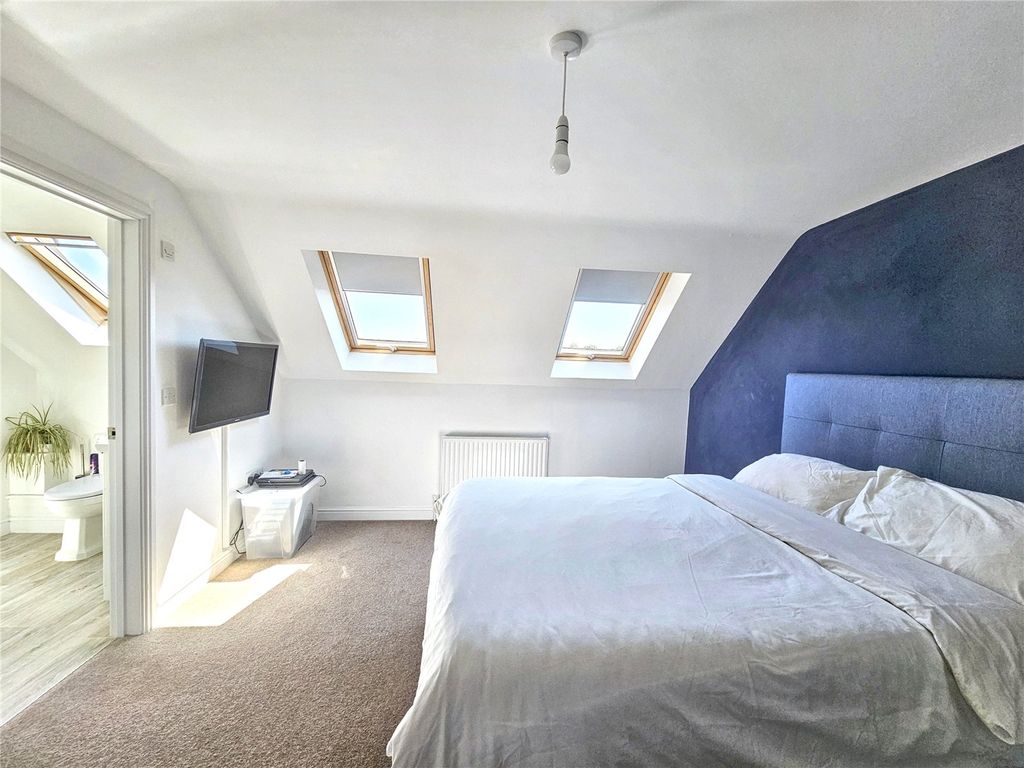 Property photo 3 of 18 Picture No. 21