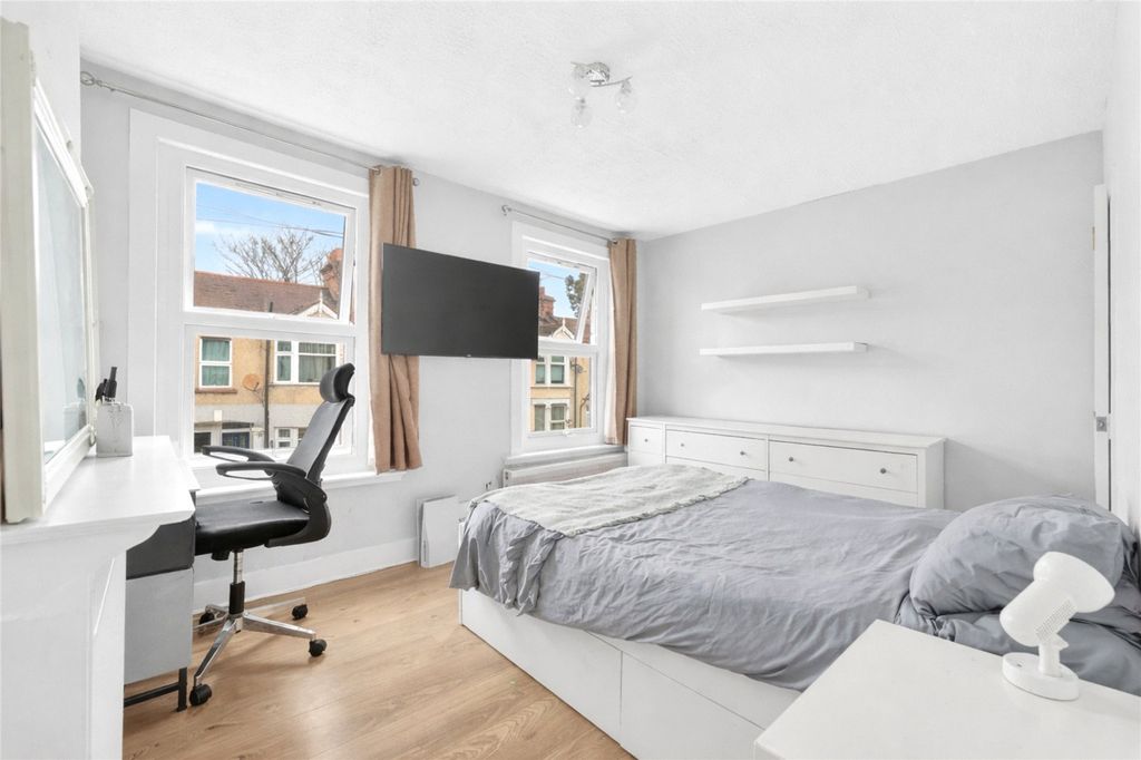 Property photo 3 of 12 Picture No. 01