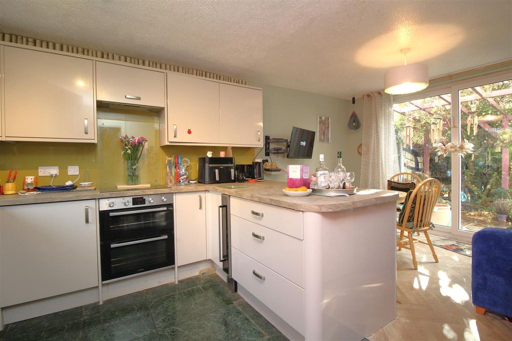 Property photo 3 of 13 Kitchen Diner 1 .Jpg