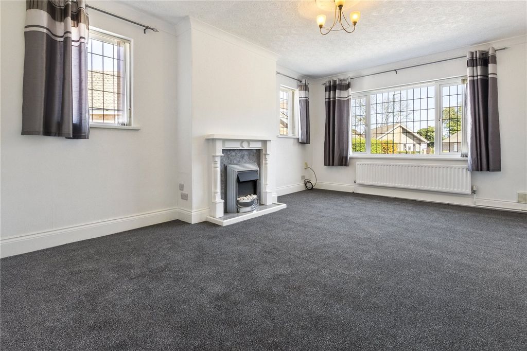 Property photo 2 of 23 Picture No. 16